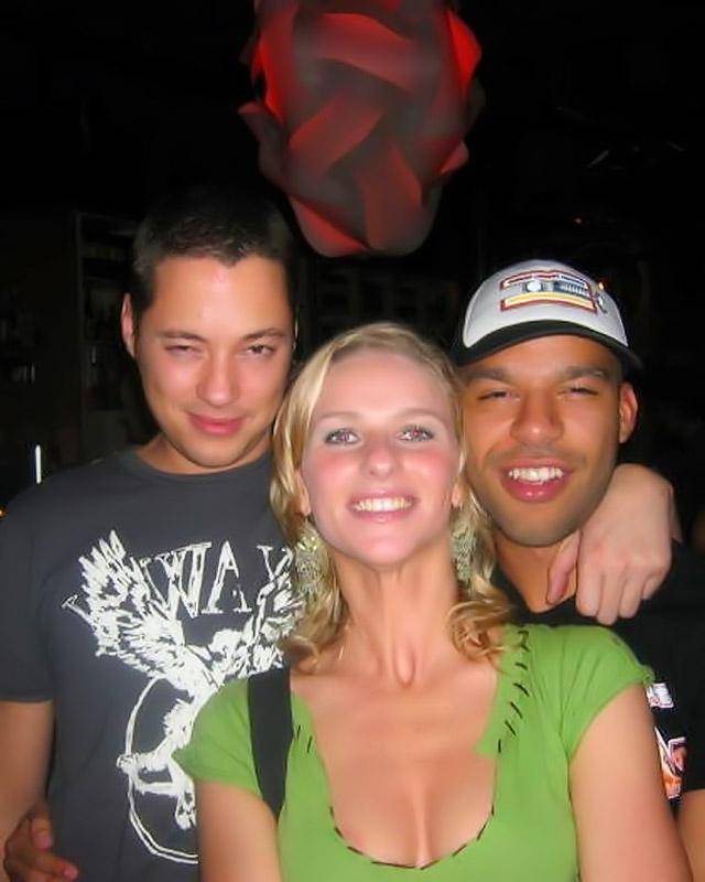 Пьяные девушки превращают вечеринки в горячую порку 6 фотография