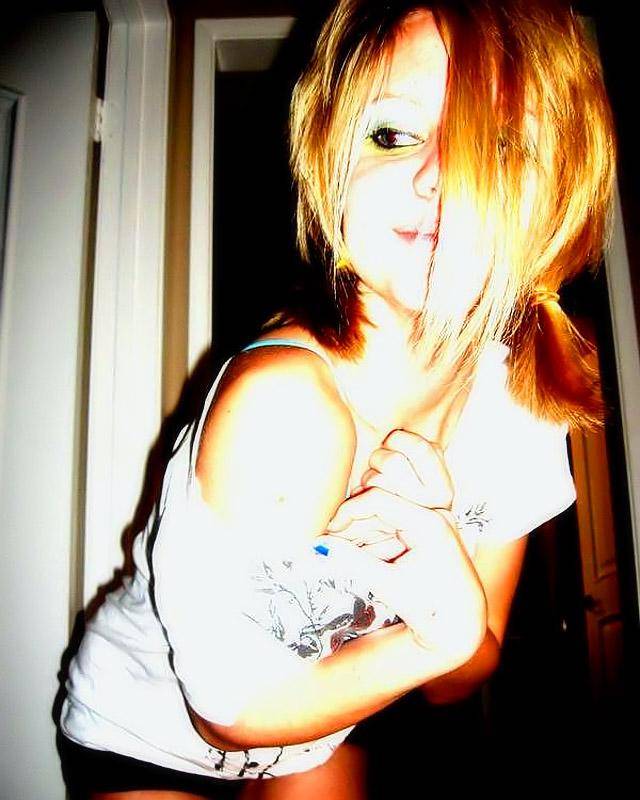 Домашние фотографии голых девушек-эмо 2 фотография