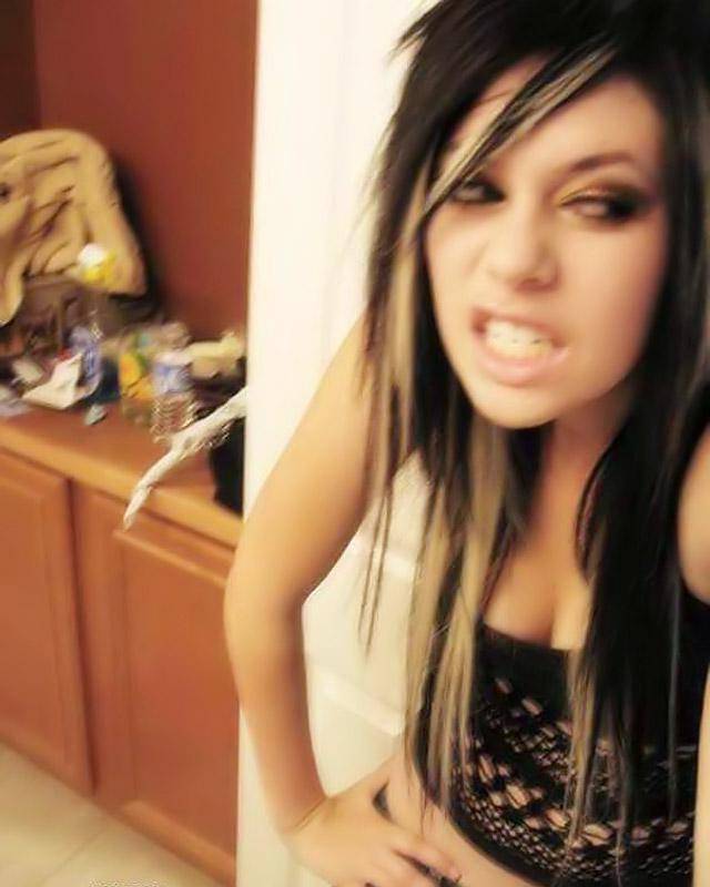 Домашние фотографии голых девушек-эмо 4 фотография