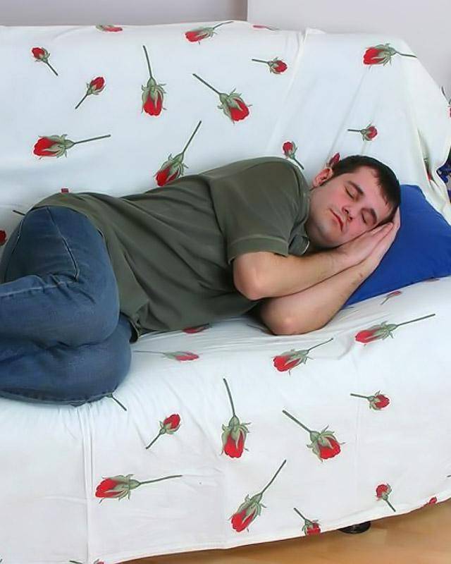 Доченька предложила своему парню оттрахать свою голодную мамашу, устроив секс в троем 1 фотография