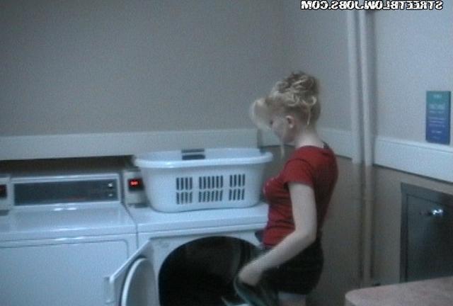 Милана занялась отсосом 1 фотография