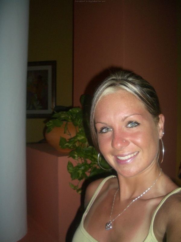 Взрослая женщина любит развратничать с молодым пареньком 27 фотография