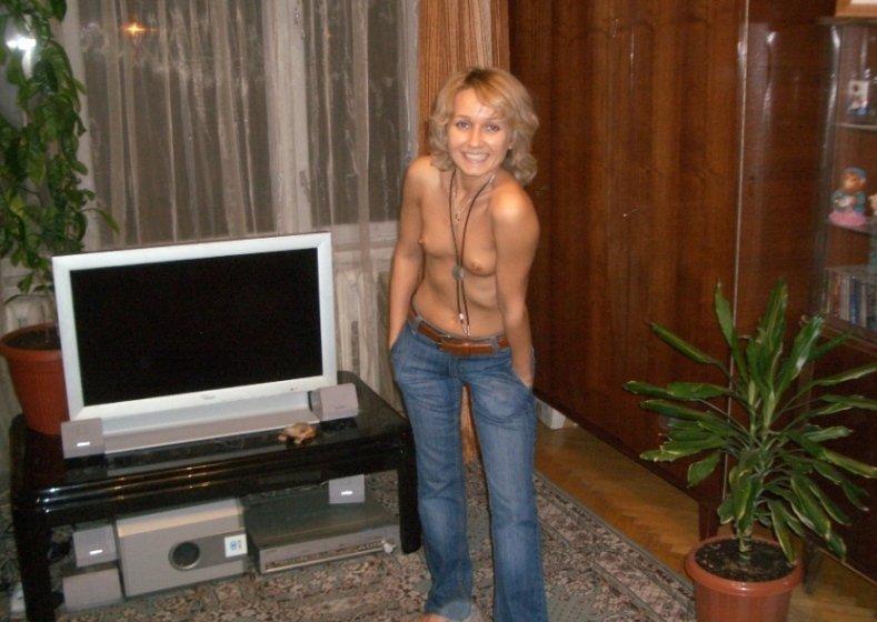 Мужик пердолит в отеле легкодоступную вертихвостку 2 фотография