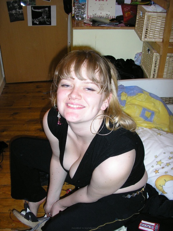 Стремная баба желает потрахаться на даче 4 фотография