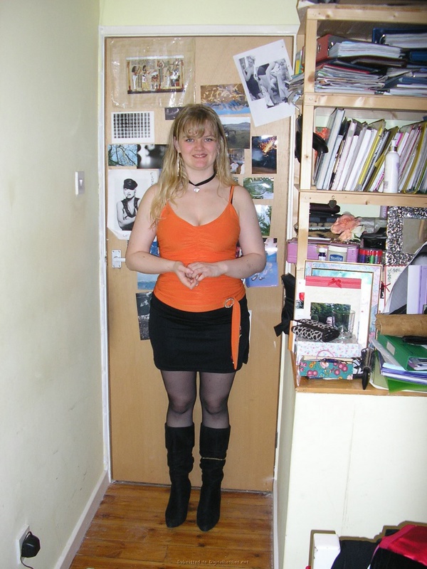 Стремная баба желает потрахаться на даче 14 фотография