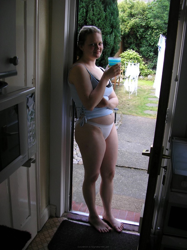 Стремная баба желает потрахаться на даче 20 фотография