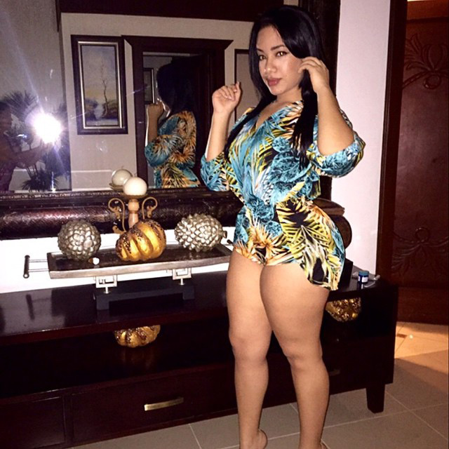 Сучки выложили снимки больших попок в инстаграм 4 фотография