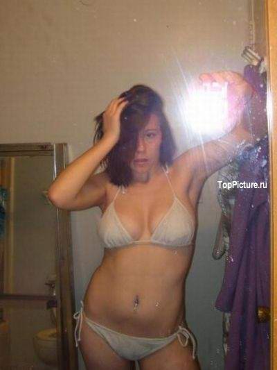 Симпатичные девушки акцентируют внимание на своих сиськах 11 фотография